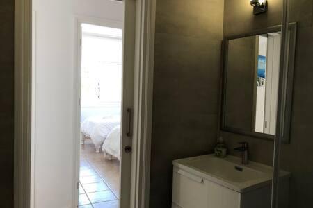Kings Palace - Superb 2 Bed Ground Floor Apartment Paphos Eksteriør bilde