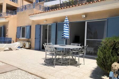 Kings Palace - Superb 2 Bed Ground Floor Apartment Paphos Eksteriør bilde