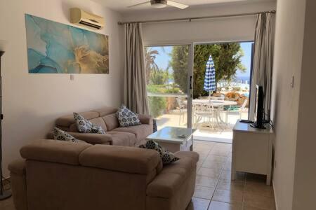 Kings Palace - Superb 2 Bed Ground Floor Apartment Paphos Eksteriør bilde