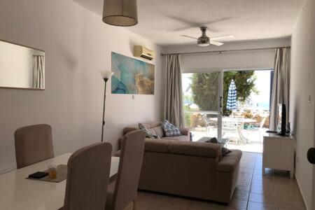 Kings Palace - Superb 2 Bed Ground Floor Apartment Paphos Eksteriør bilde