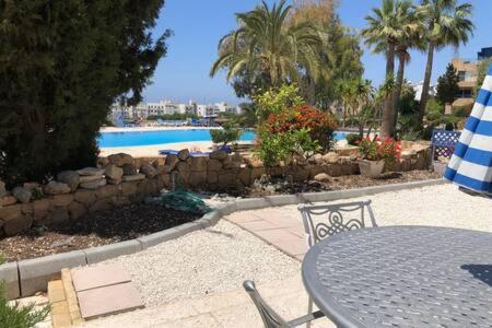 Kings Palace - Superb 2 Bed Ground Floor Apartment Paphos Eksteriør bilde
