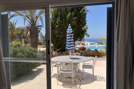 Kings Palace - Superb 2 Bed Ground Floor Apartment Paphos Eksteriør bilde